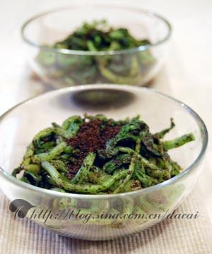 黑芝麻拌菠菜的做法(凉拌菜)